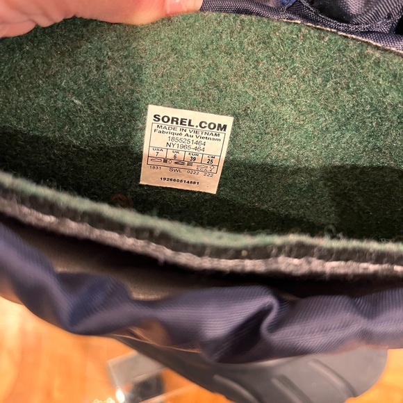 Sorel winter boots EUC sz 7 ( big boy) - Picture 3 of 5